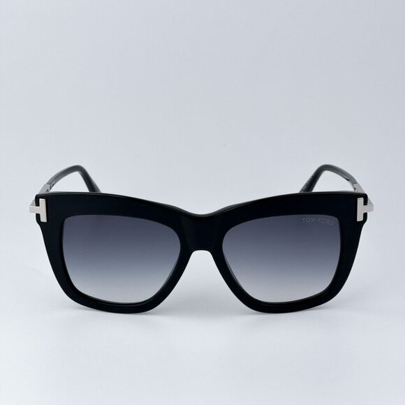 Tom Ford Women Black Smoke Butterfly BRAND NEW Sunglasses DASHA FT0822/S 01B - Picture 1 of 13